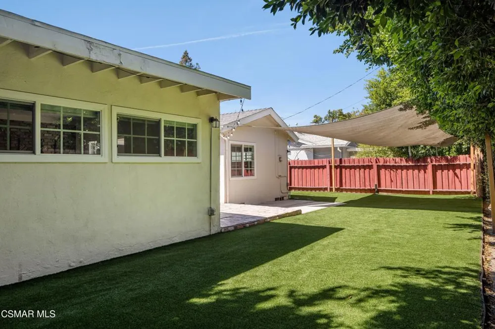 5736 Le Sage Avenue Woodland Hills, CA 91367