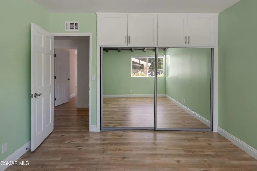 5736 Le Sage Avenue Woodland Hills, CA 91367