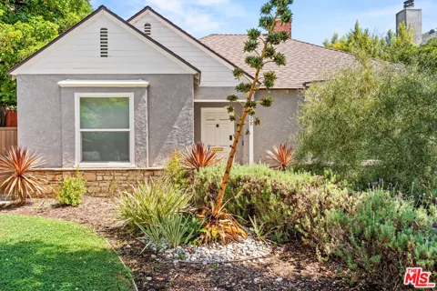 208 Bowling Green Way