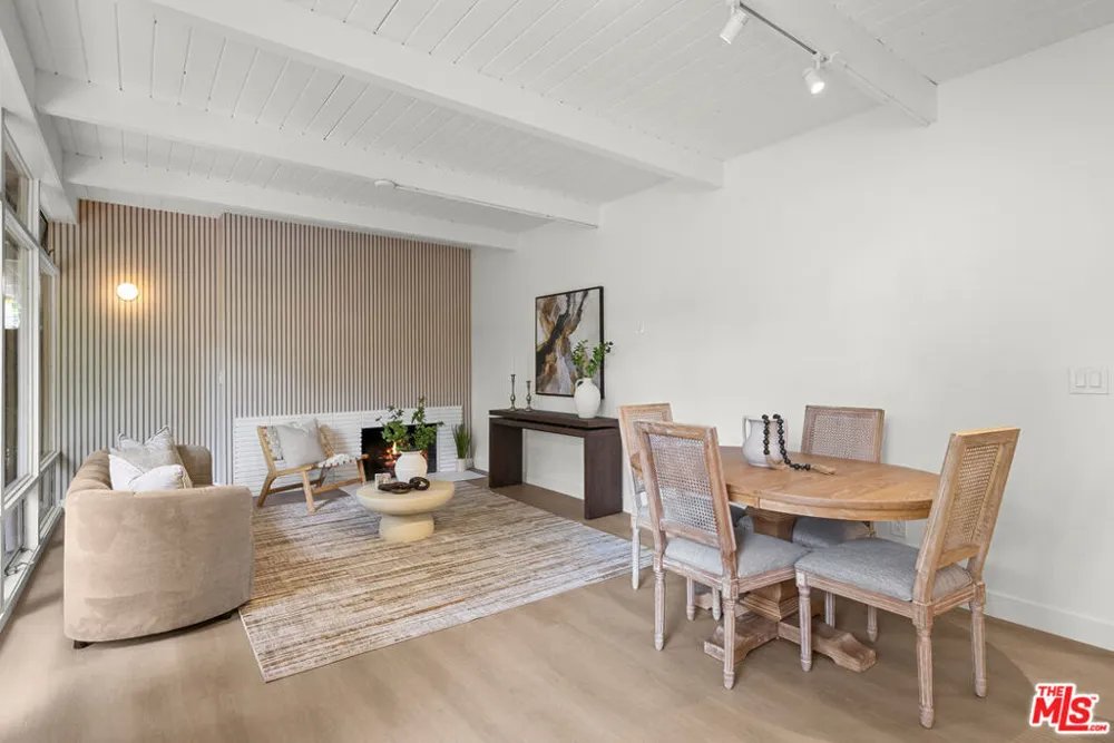 130 Alta Avenue #B Santa Monica, CA 90402