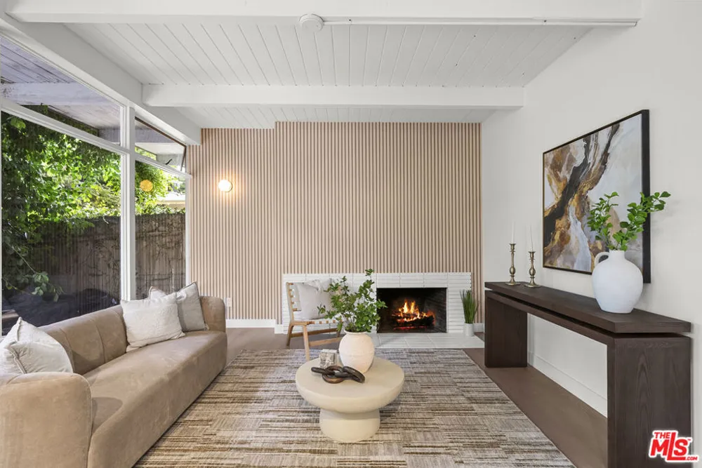 130 Alta Avenue #B Santa Monica, CA 90402
