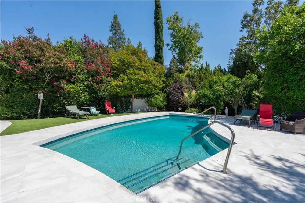 19308 Lemarsh Street Northridge, CA 91324
