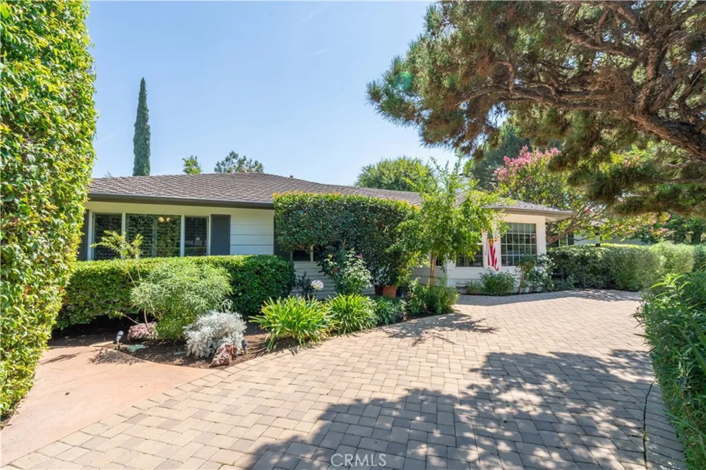 19308 Lemarsh Street Northridge, CA 91324