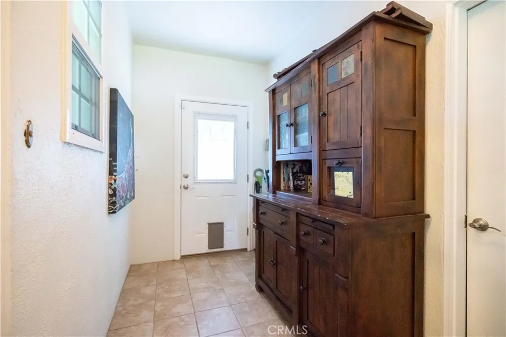 19308 Lemarsh Street Northridge, CA 91324