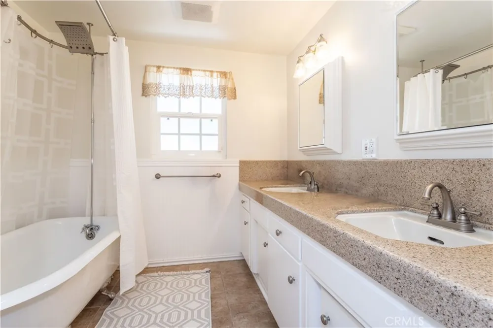 19308 Lemarsh Street Northridge, CA 91324