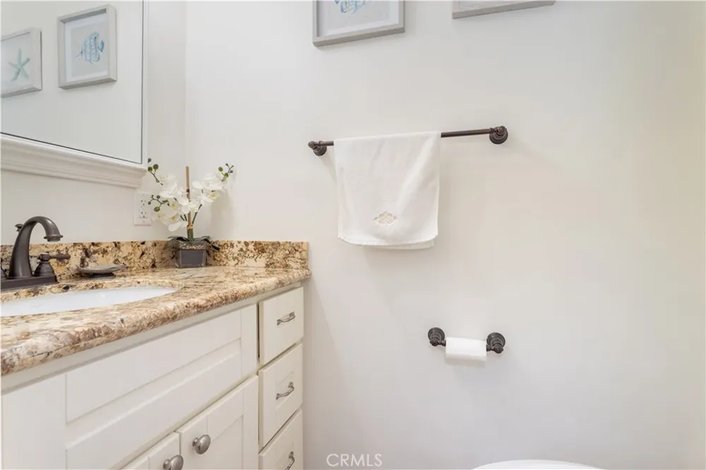 19308 Lemarsh Street Northridge, CA 91324