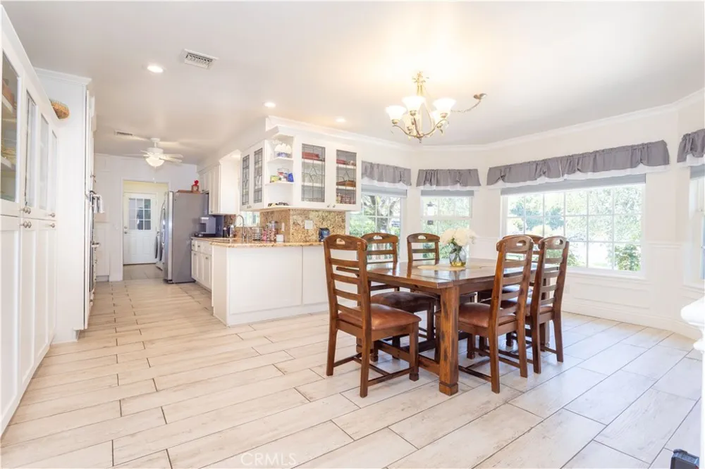19308 Lemarsh Street Northridge, CA 91324