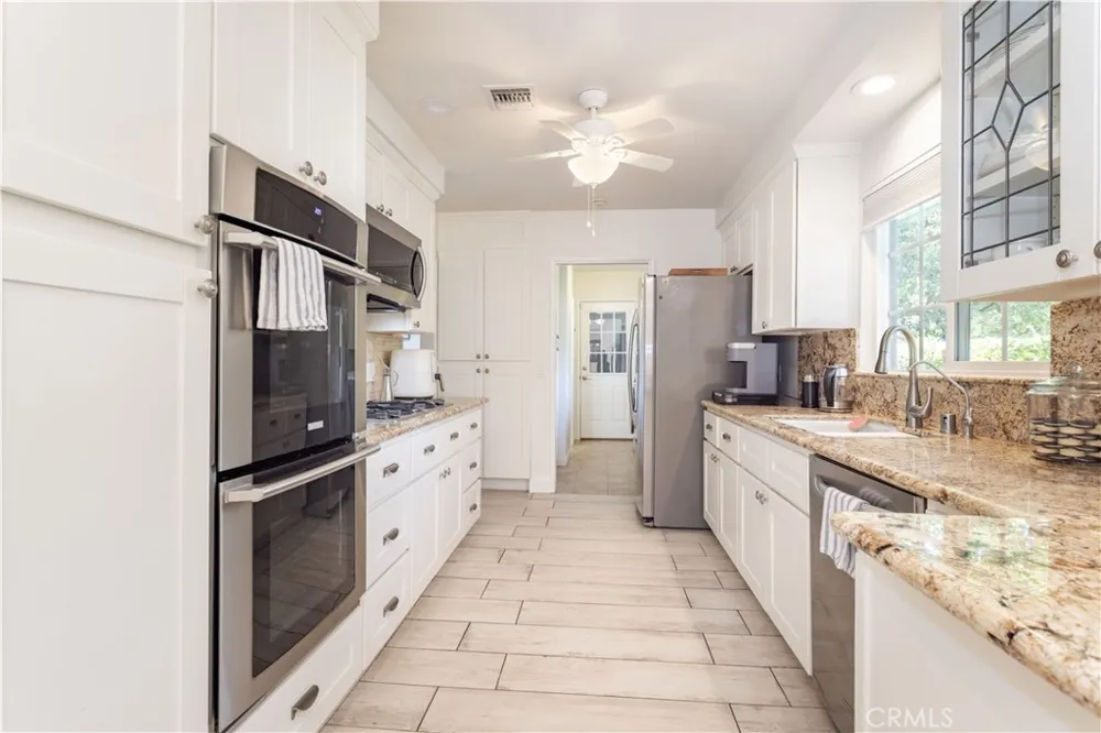 19308 Lemarsh Street Northridge, CA 91324