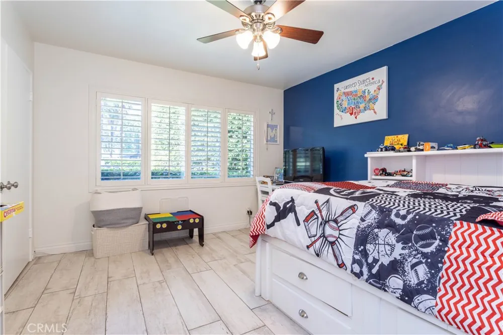 19308 Lemarsh Street Northridge, CA 91324