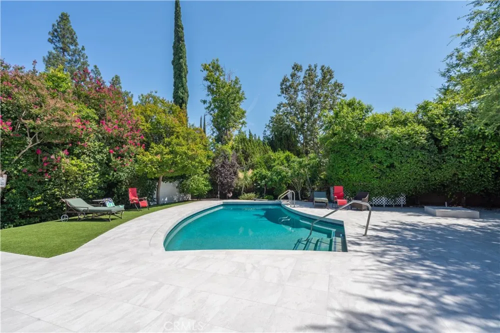 19308 Lemarsh Street Northridge, CA 91324