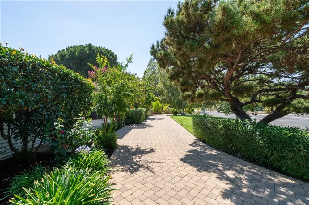 19308 Lemarsh Street Northridge, CA 91324