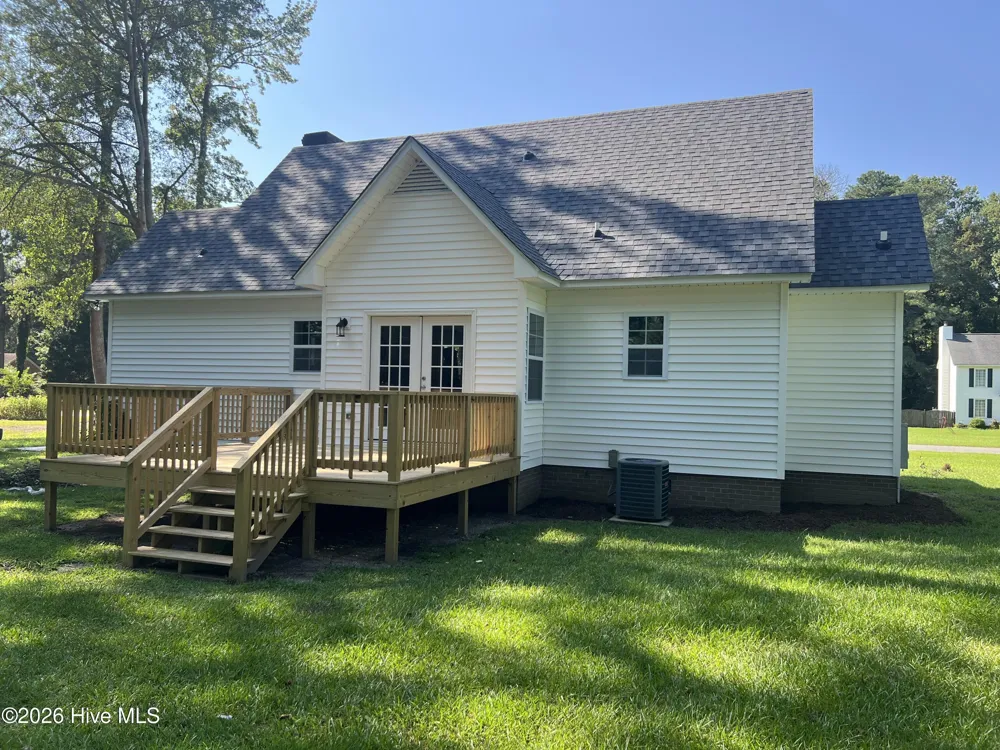2304 Woodridge Drive Winterville, NC 28590