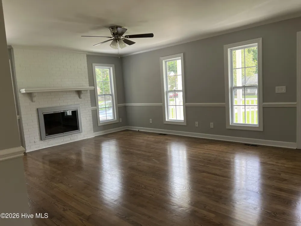 2304 Woodridge Drive Winterville, NC 28590