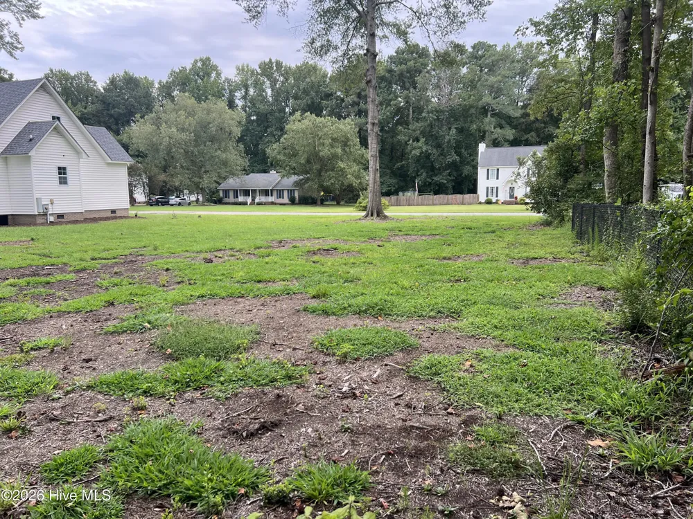 2304 Woodridge Drive Winterville, NC 28590