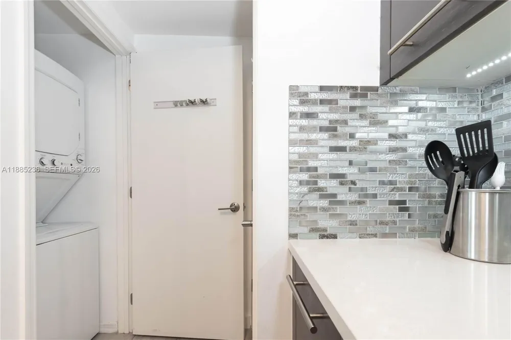 55 SE 6th St #3403 Miami, FL 33131