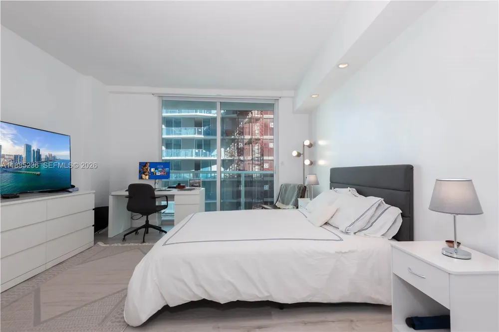 55 SE 6th St #3403 Miami, FL 33131