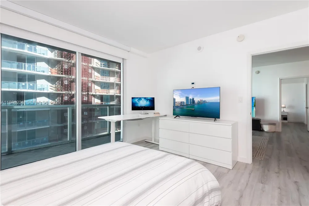 55 SE 6th St #3403 Miami, FL 33131