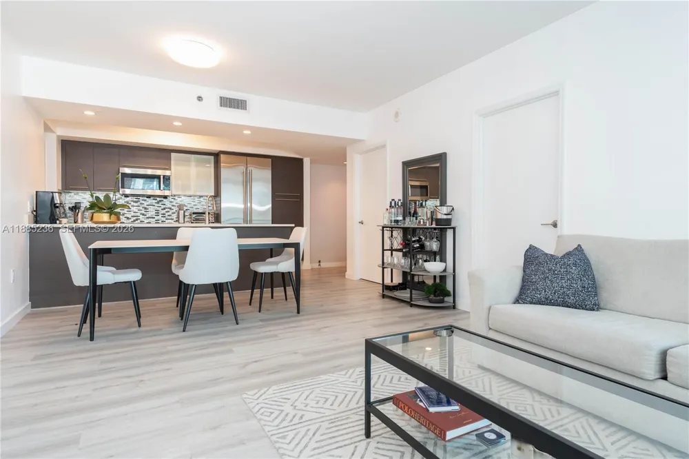55 SE 6th St #3403 Miami, FL 33131