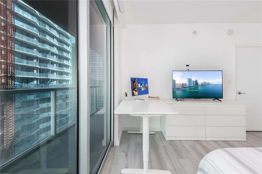 55 SE 6th St #3403 Miami, FL 33131
