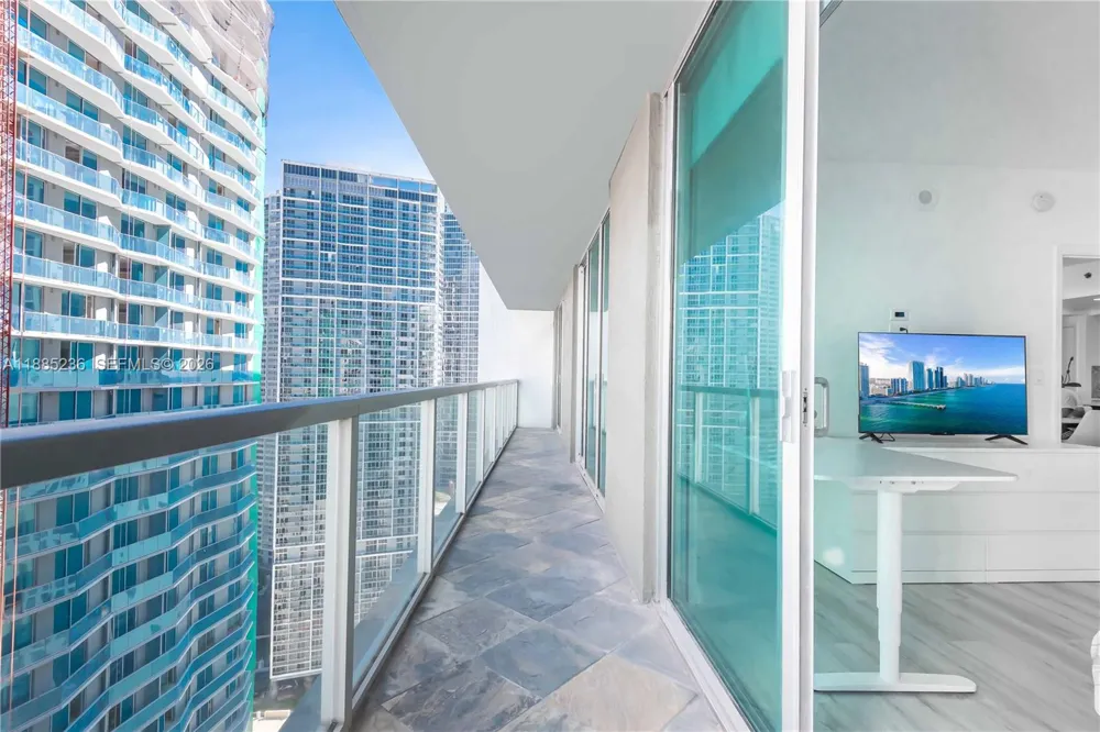55 SE 6th St #3403 Miami, FL 33131