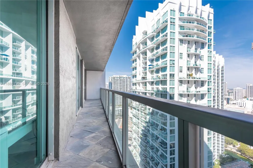 55 SE 6th St #3403 Miami, FL 33131