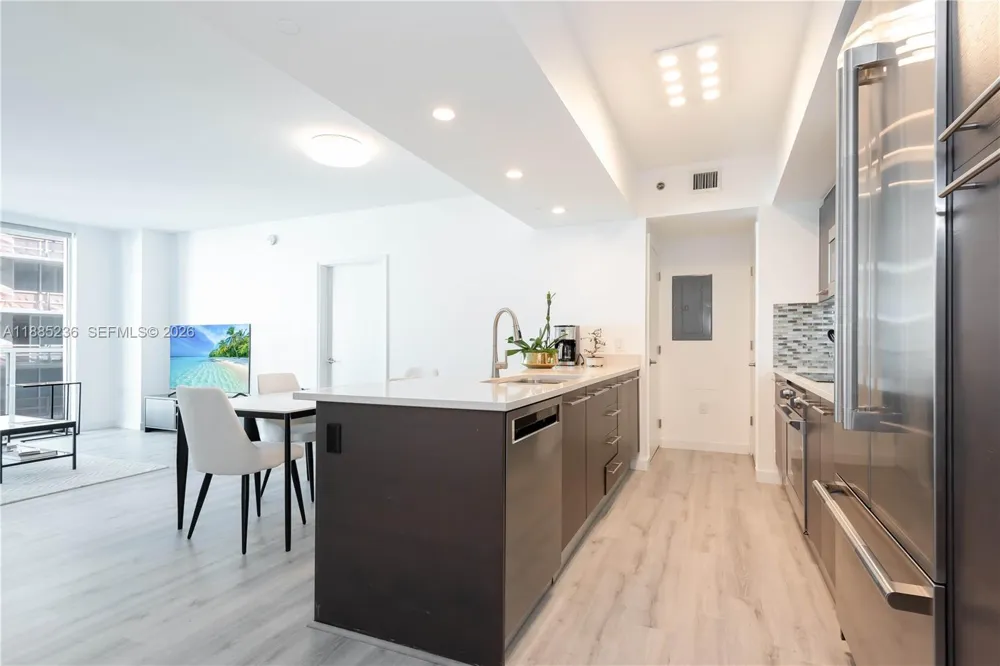 55 SE 6th St #3403 Miami, FL 33131
