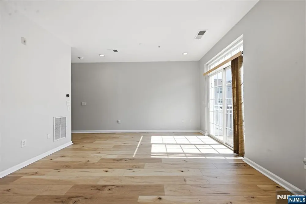 11 Wesmont Drive Wood Ridge, NJ 07075