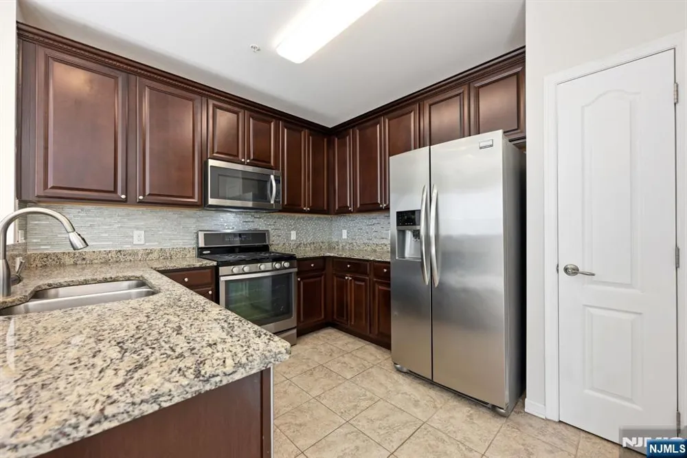 11 Wesmont Drive Wood Ridge, NJ 07075