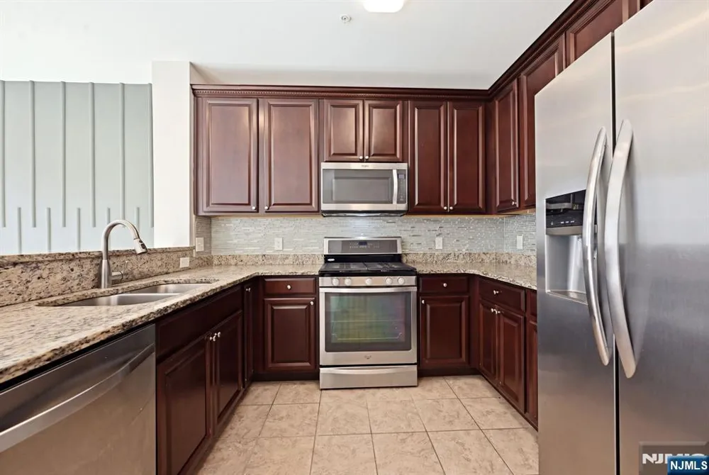 11 Wesmont Drive Wood Ridge, NJ 07075
