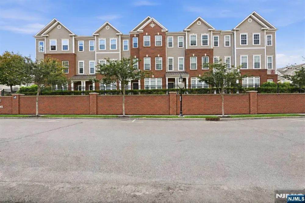 11 Wesmont Drive Wood Ridge, NJ 07075