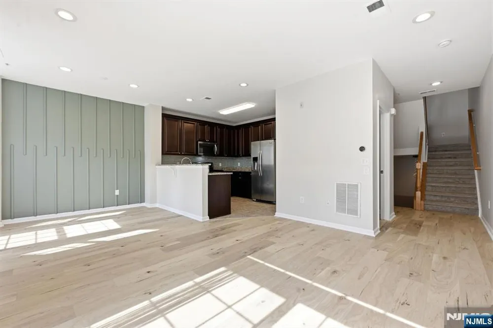 11 Wesmont Drive Wood Ridge, NJ 07075