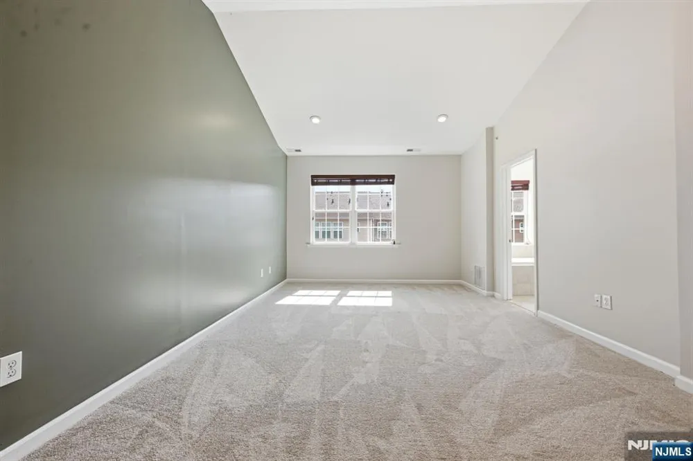 11 Wesmont Drive Wood Ridge, NJ 07075
