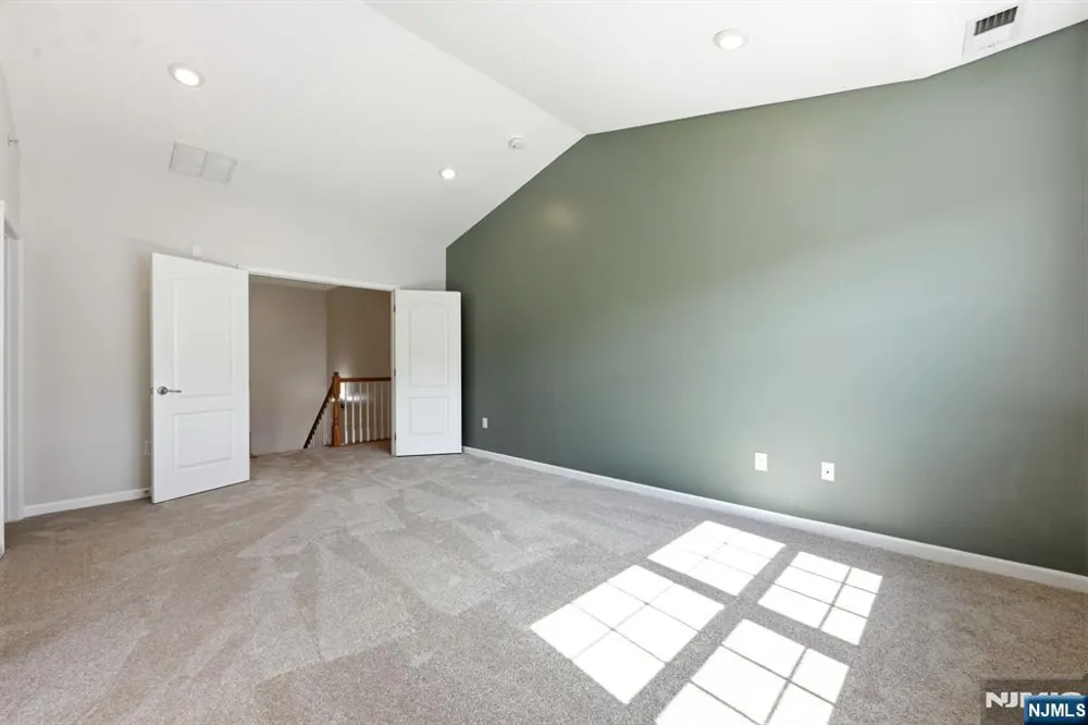 11 Wesmont Drive Wood Ridge, NJ 07075