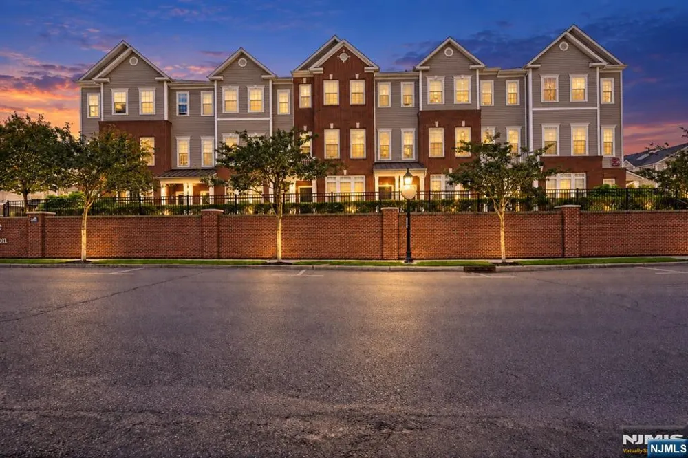 11 Wesmont Drive Wood Ridge, NJ 07075