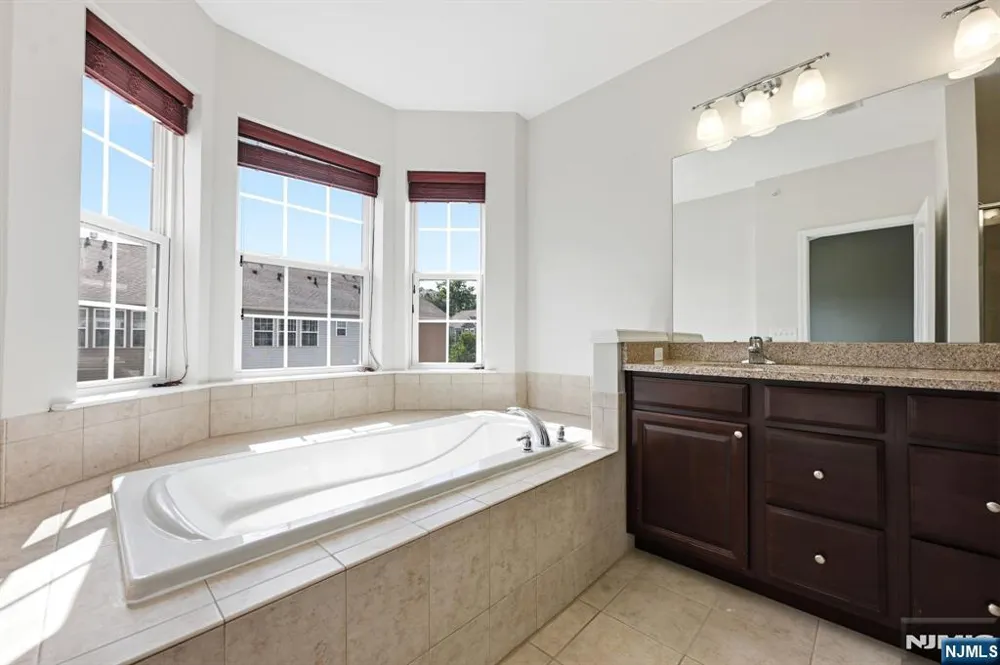11 Wesmont Drive Wood Ridge, NJ 07075