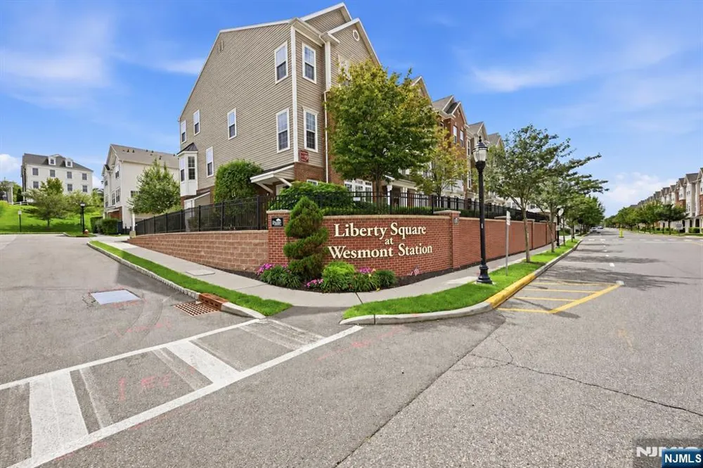 11 Wesmont Drive Wood Ridge, NJ 07075