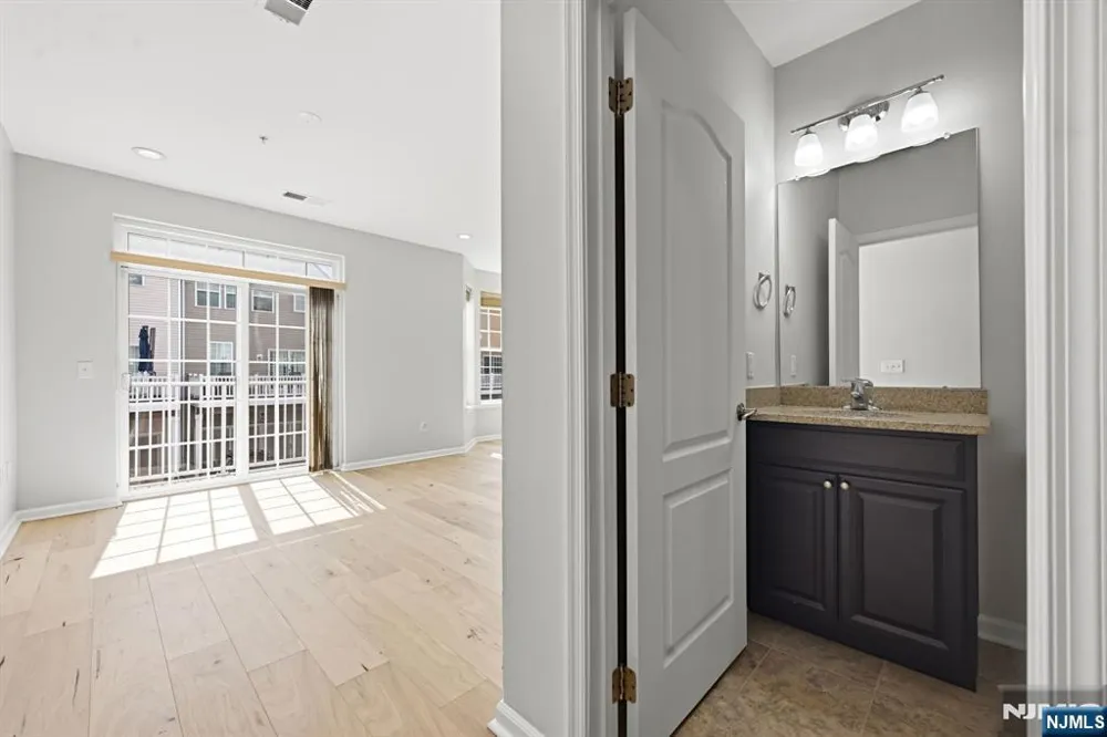 11 Wesmont Drive Wood Ridge, NJ 07075