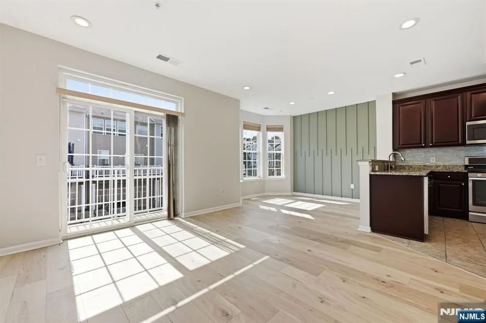11 Wesmont Drive Wood Ridge, NJ 07075