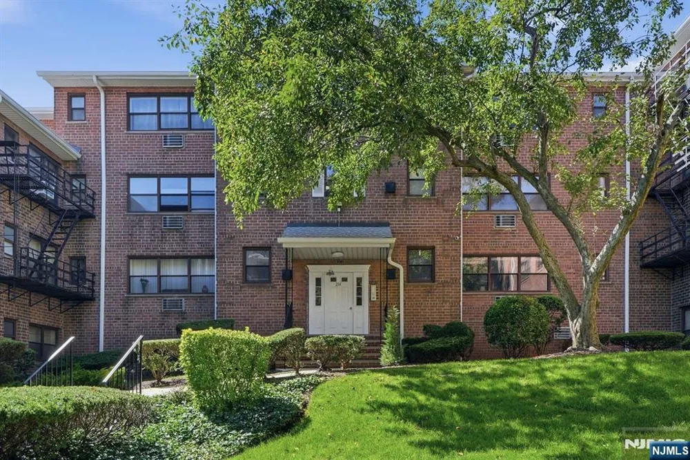 214 Prospect Avenue 143C Hackensack, NJ 07601