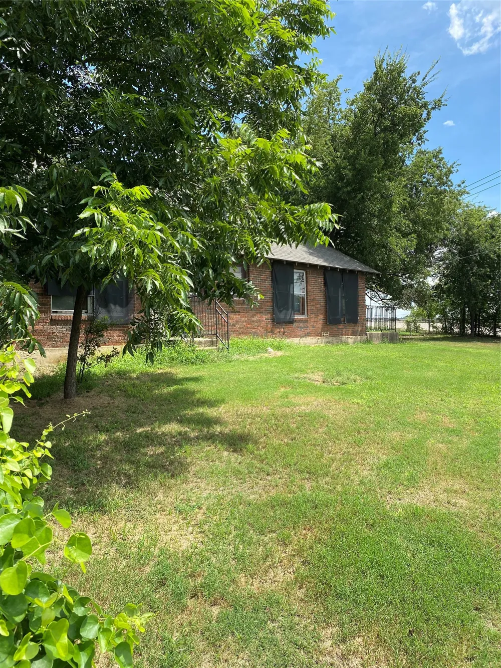 200 Marquette Avenue Azle, TX 76020