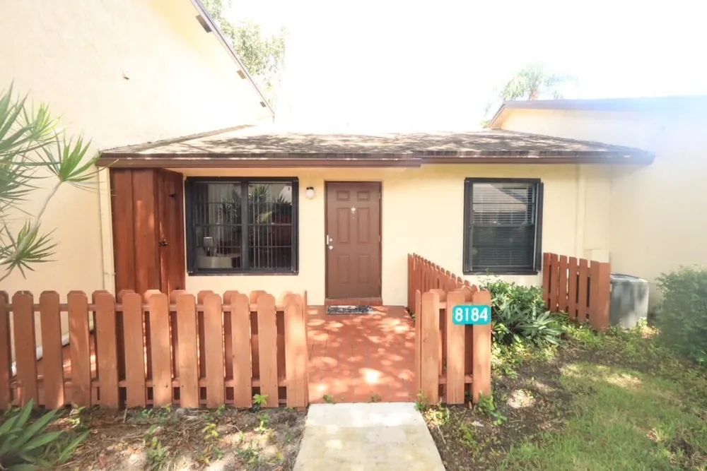 8184 SE VILLA WAY Hobe Sound, FL 33455