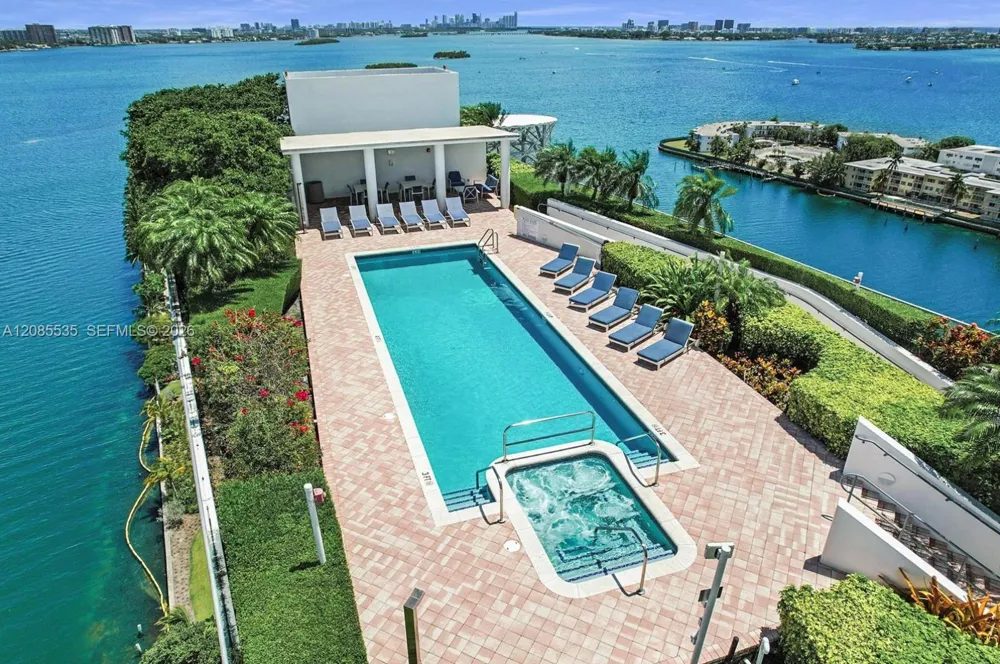 7934 West Dr #1105 North Bay Village, FL 33141