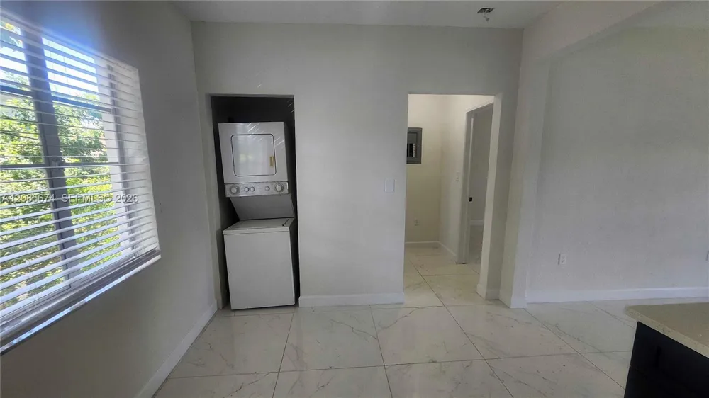 847 81st St #6 Miami Beach, FL 33141