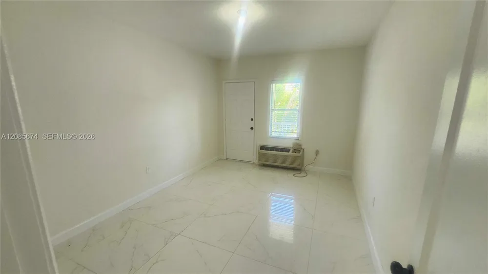 847 81st St #6 Miami Beach, FL 33141