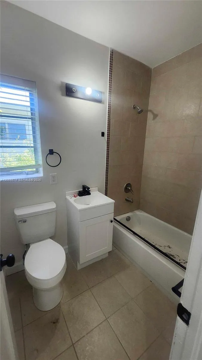 847 81st St #6 Miami Beach, FL 33141