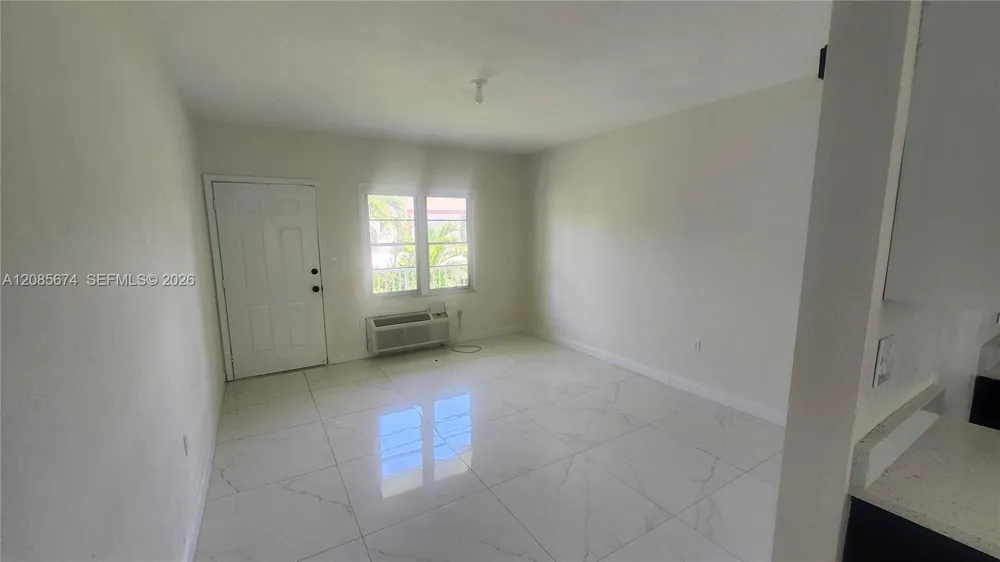 847 81st St #6 Miami Beach, FL 33141