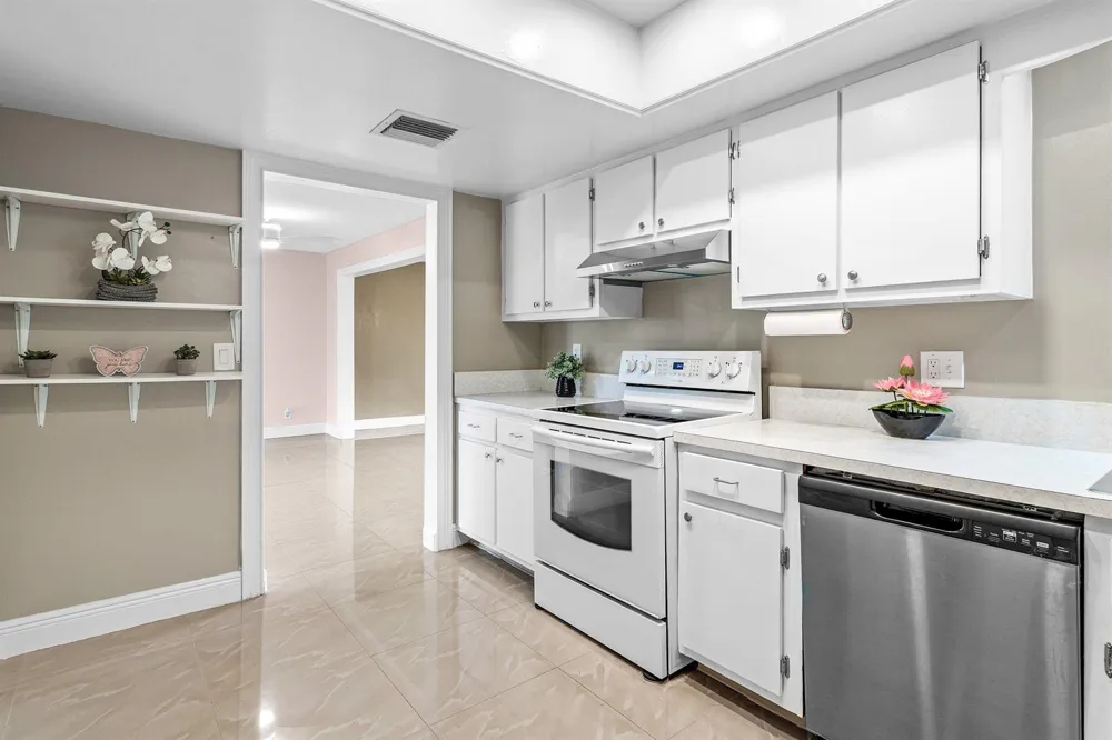 106 NW 10th Court Boynton Beach, FL 33426