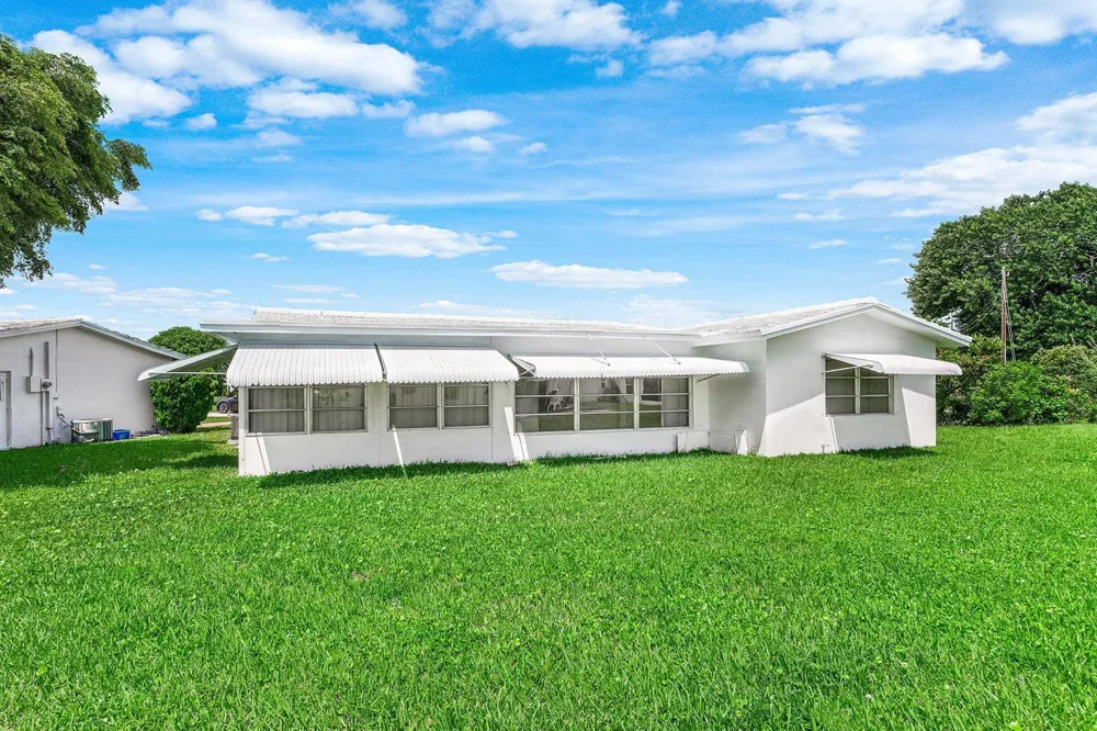 106 NW 10th Court Boynton Beach, FL 33426