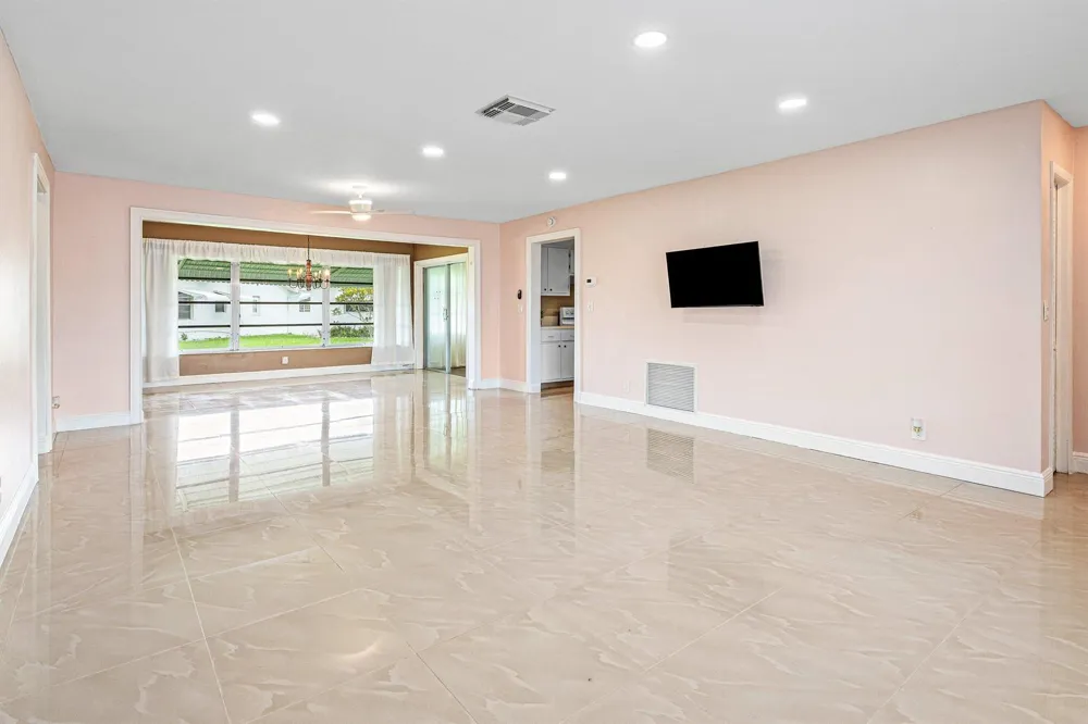 106 NW 10th Court Boynton Beach, FL 33426