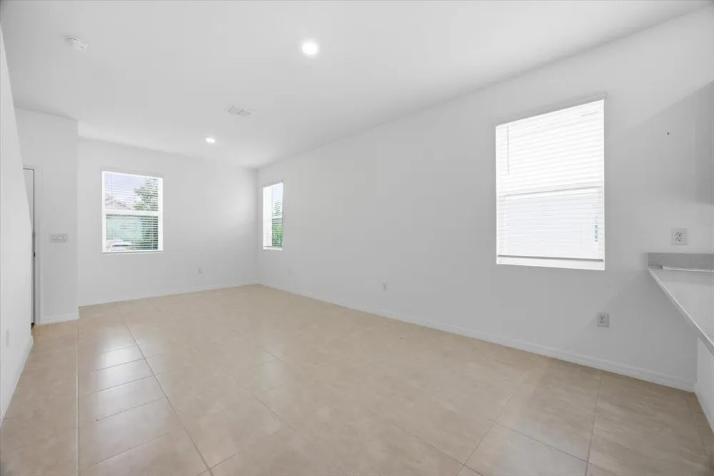 2874 Skyline Loop Kissimmee, FL 34758
